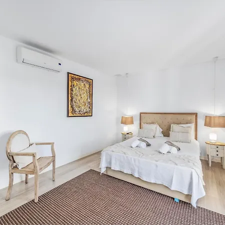 Villa By Vintage Travel *